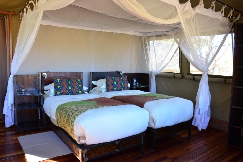 Sango Safari Camp tent van binnen